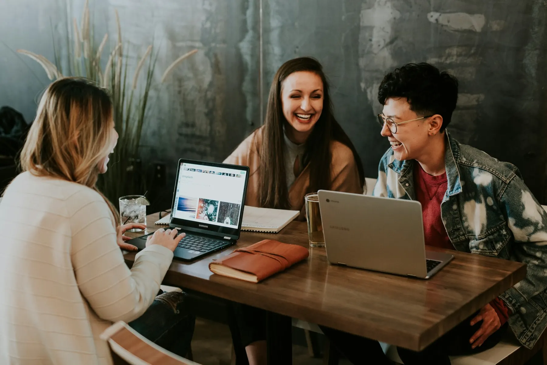 diva-e Projektteam in Zusammenarbeit